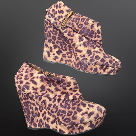 Y2K Madden Girl Leopard Wedge Booties Low Ankle Boots Size 9 Faux Suede Mcbling - Picture 1 of 9
